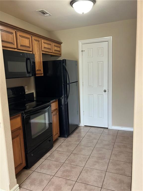 Building Photo - 892 Oakwood Ct