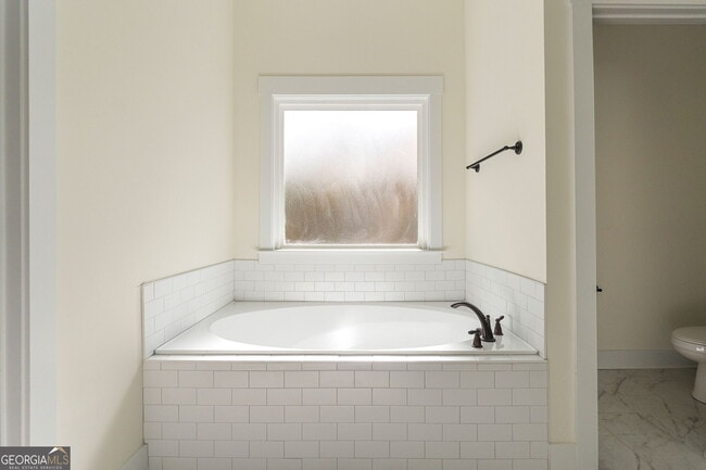 Building Photo - 2002 Millstream Ct