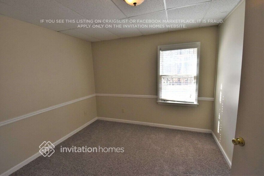 Building Photo - 2501 Whitebluff Way