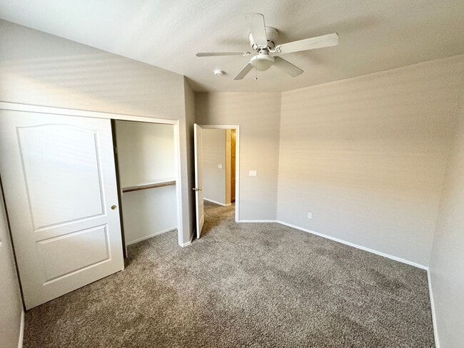 Building Photo - 4 Bedroom/3 Bath Single Level Home in Litchfield Park