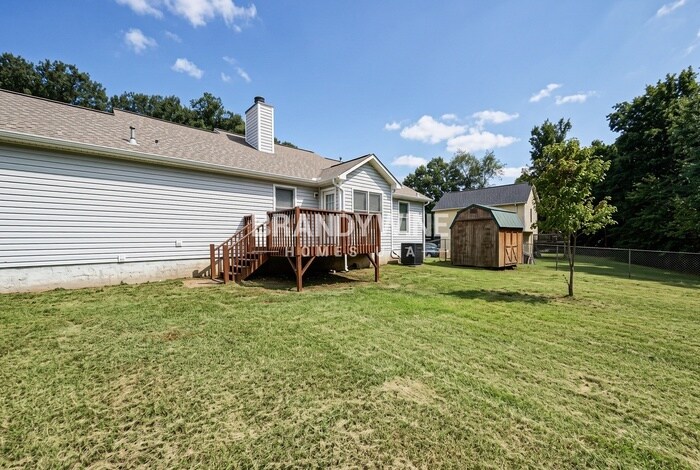 Building Photo - 160 Wesley Chapel Rd