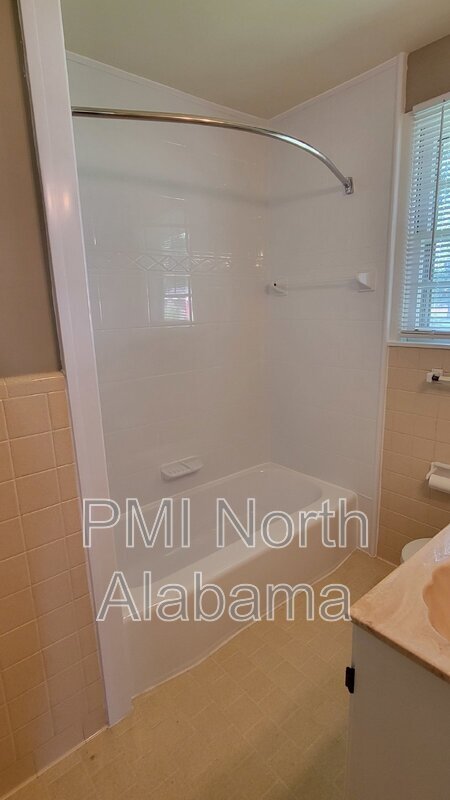 Building Photo - 6408 Robinhood Ln NW