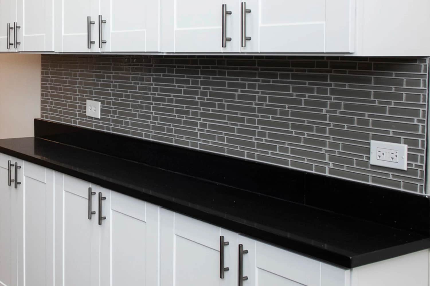 Building Photo - 730 W Roscoe St