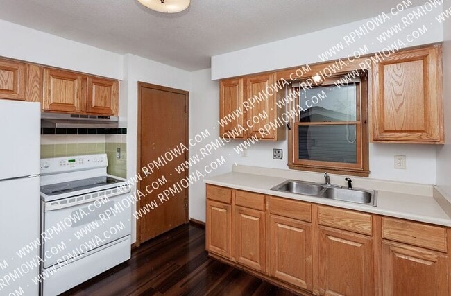 Building Photo - 217 Loomis Ave