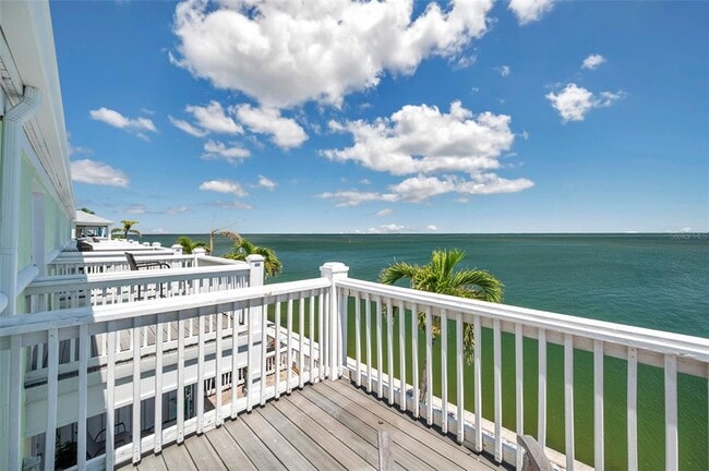 Building Photo - 4768 Coquina Key Dr SE