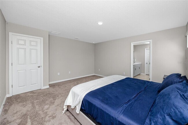 Building Photo - 5556 Summer Sunset Dr