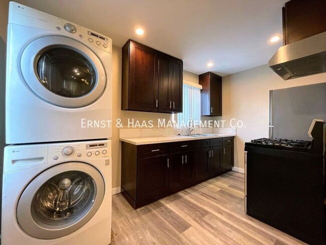 Building Photo - Cozy 1 Bed, 1 Bath Apartment with All the ...