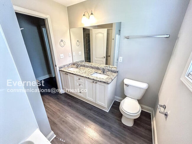 Building Photo - 215 Bridgemill Dr