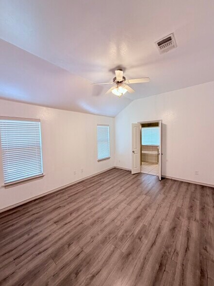 Building Photo - 2412 Rookhaven Ln