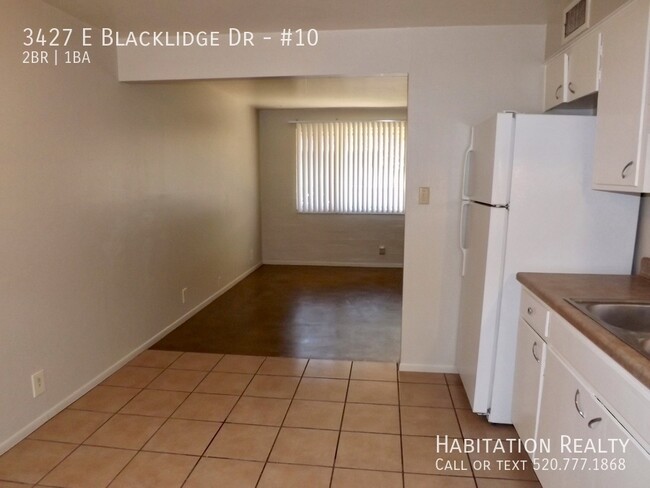 Building Photo - Lovely 2Bed/1Bath with a Community Pool in...