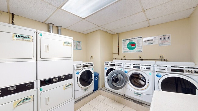 Building Photo - 125 La Salle St