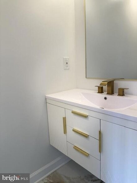 Building Photo - 172 Azalea Ct