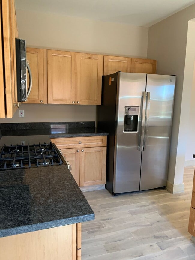 Building Photo - Sweet downtown Adobe Home