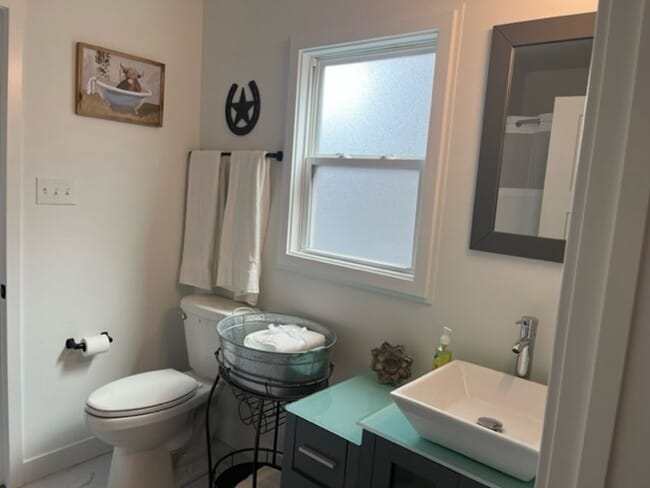 Building Photo - Cool 2 Bed House In Central COMO!