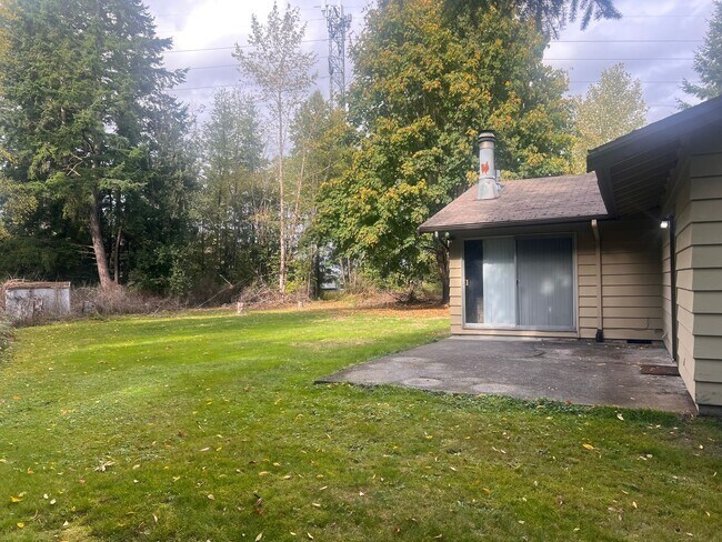 Building Photo - Holiday Savings - $500 Off 1st Months's Rent - Charming 3bd/2 Home