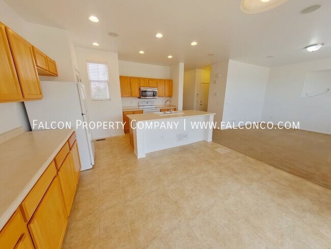 Building Photo - 6627 Silverwind Cir