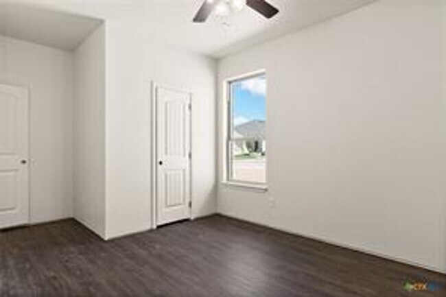 Building Photo - 117 Leon Ln