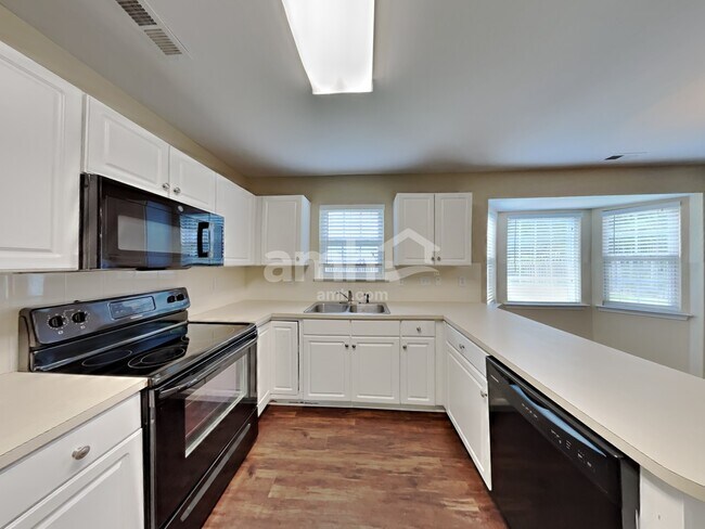 Building Photo - 190 Royalton Rd