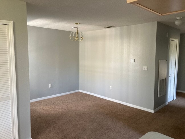 Building Photo - Large 2 master suites