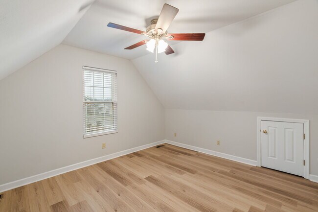 Building Photo - 8815 Brucewood Ln