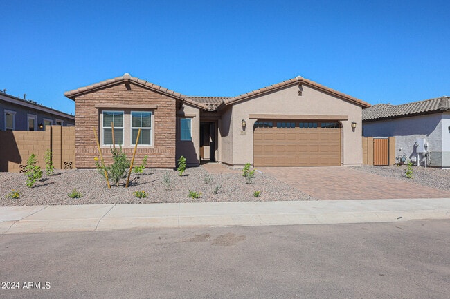 Primary Photo - 7702 W Jackrabbit Ln