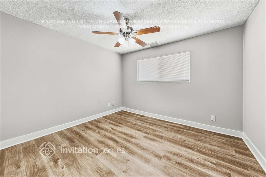 Building Photo - 11219 N 41st Ave