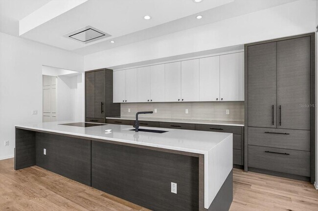 Building Photo - 94 W Davis Blvd