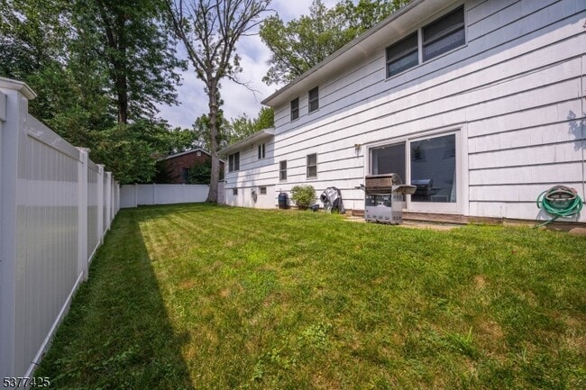 Building Photo - 511 Gallows Hill Rd