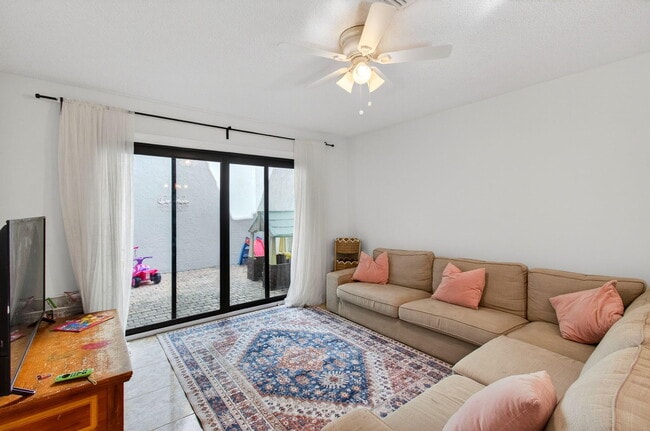 Building Photo - 22380 Pineapple Walk Dr