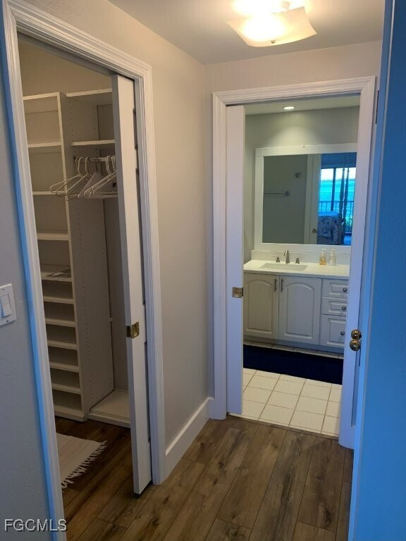 Building Photo - 1925 Clifford St