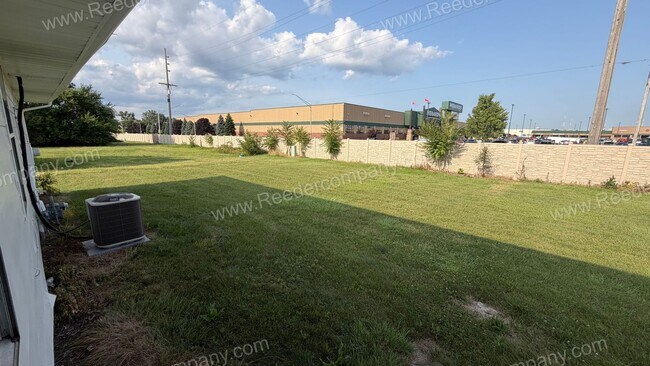Building Photo - Newly updated 3 bedroom house