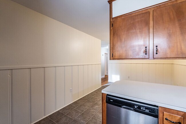 Building Photo - Midtown 3BR Near UAMS w/ Hardwoods, W/D, & Fenced Yard