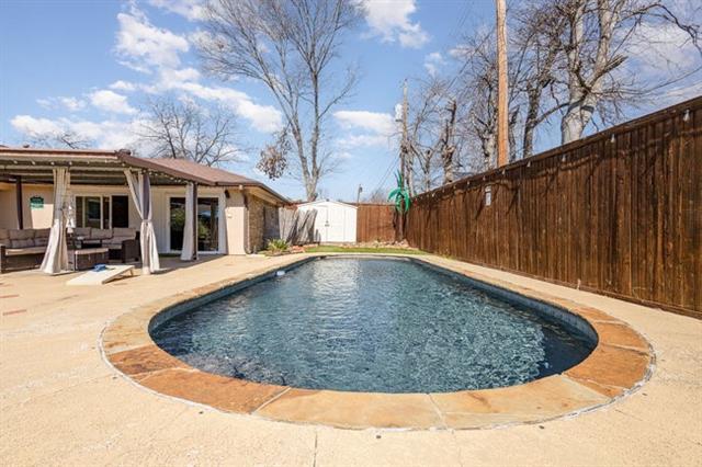 Building Photo - 2404 Crestview Cir