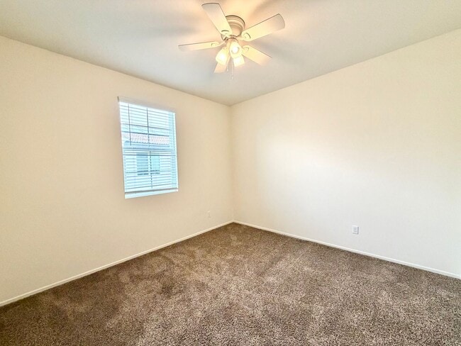 Building Photo - 2 bedroom 2.5 Bathroom Home with a LOFT located in the heart of Menifee!