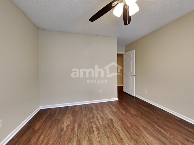 Building Photo - 96 Blue Jasmine Ln