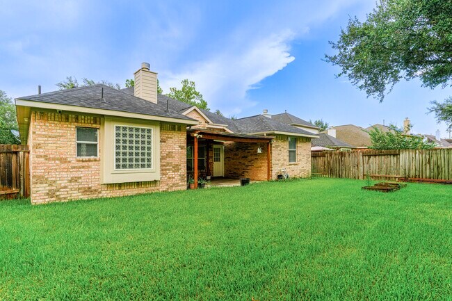 Building Photo - 20919 Garden Arbor Ln