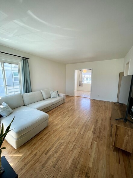 Living Room - 13219 Crossdale Ave