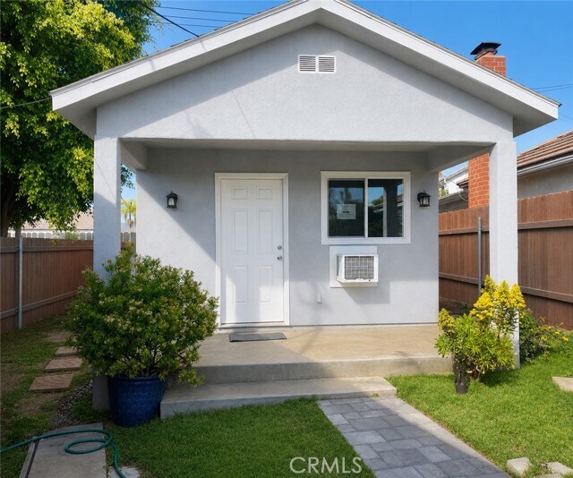 Building Photo - 1609 W Badillo St