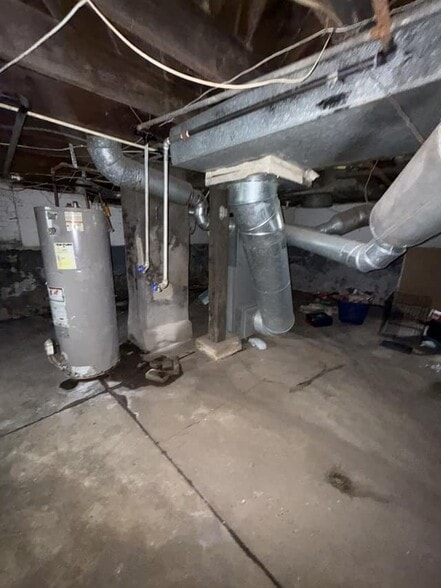 Building Photo - 1303 E Whitmer St