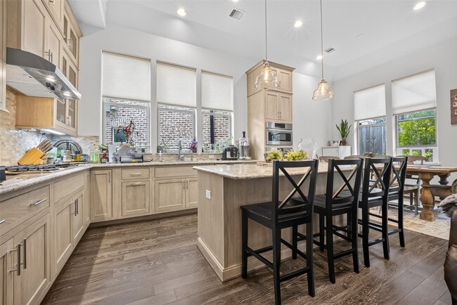 Building Photo - 2703 Kinsley Oaks Dr