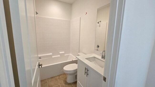 Building Photo - 3 Bedroom 2.5 bath townhouse new community in Ontario