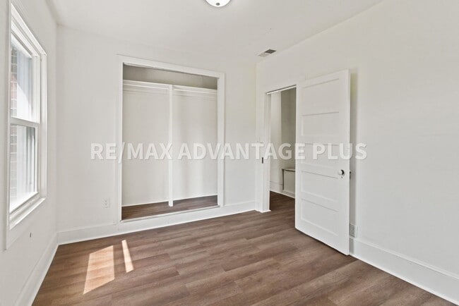 Building Photo - Apartment In Blackstone