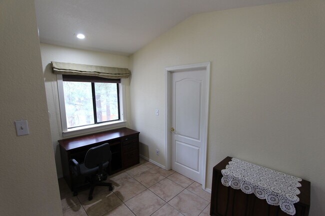 Building Photo - 3270 S Little Dr
