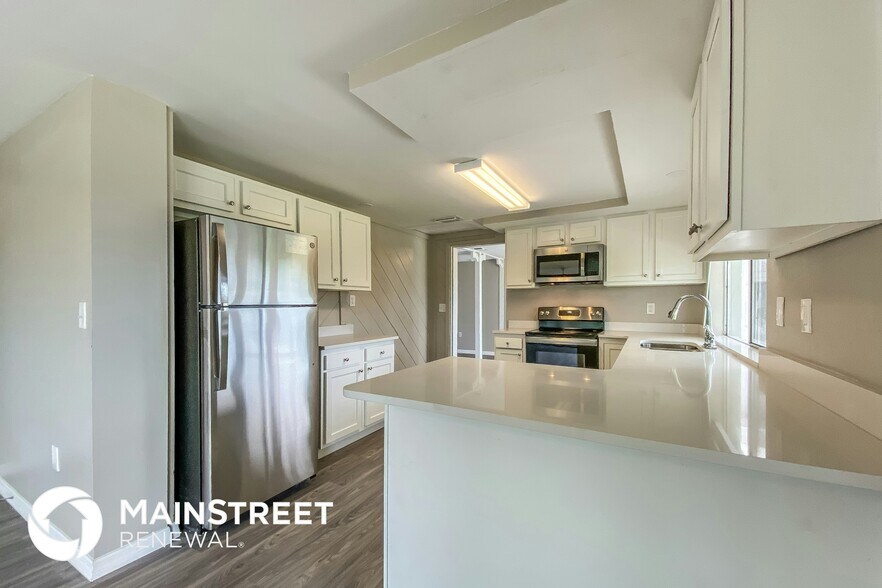 Building Photo - 3639 Rock Royal Dr