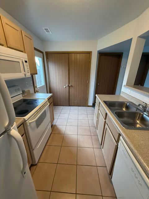 Building Photo - 1530 Citadel Dr