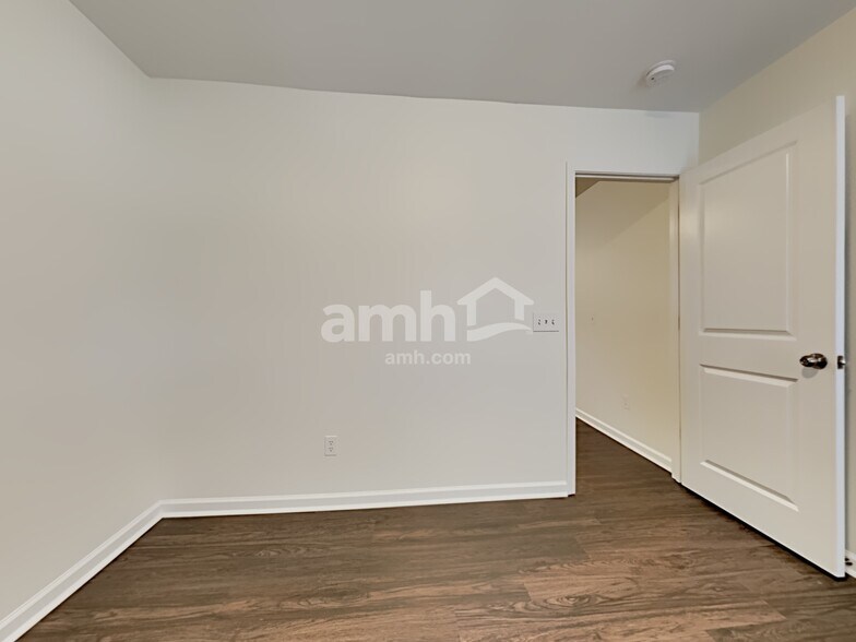 Building Photo - 271 Cameron St