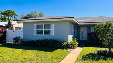 Building Photo - 1260 SW 32nd St