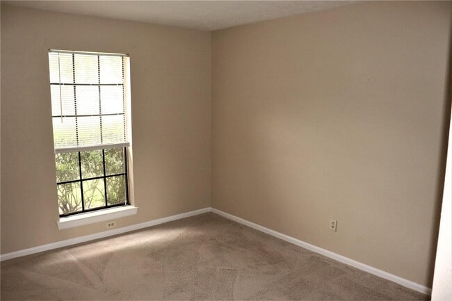 Building Photo - 7718 High Village Dr