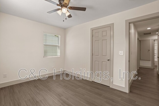 Building Photo - 104 S 195th E Ave
