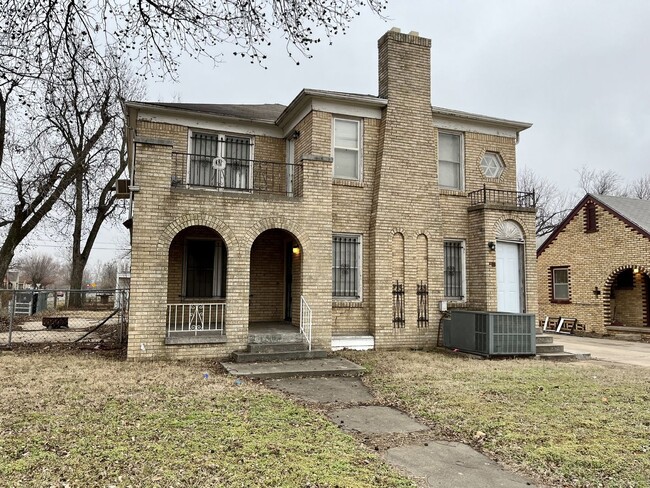 Building Photo - Charming 2-Bedroom unit in Prime Oklahoma ...